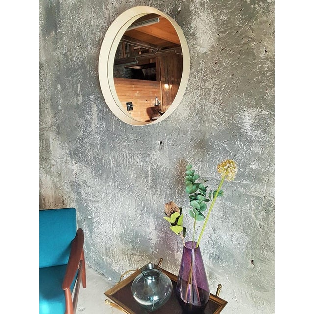 White Frame Round Wall Mirror, Italy, 1960s For Sale - Image 6 of 18