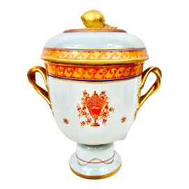 Example of Mottahedeh Urns