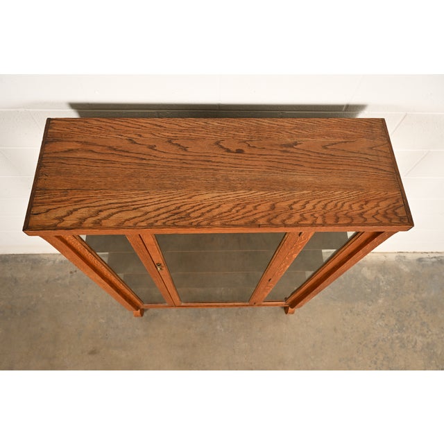 Berkey & Gay Style Antique Mission Oak Arts & Crafts Bookcase Cabinet, Circa 1910 For Sale - Image 13 of 16