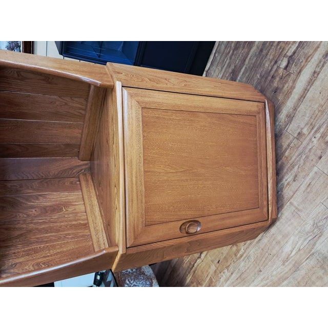 Mid-Century Modern Windsor Corner Cupboard in Elm by Lucian Ercolani for Ercol, 1980s For Sale - Image 13 of 18