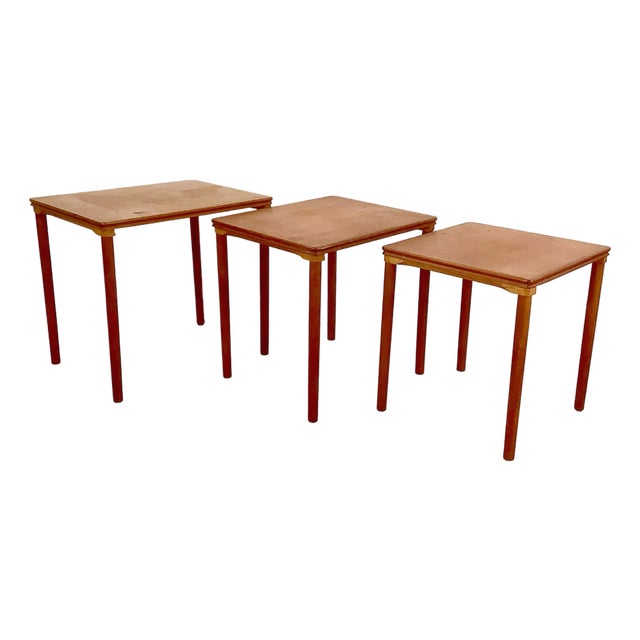 Vintage Danish Modern Teak Nesting Tables by Toften Møbelfabrikken, Set of 3 For Sale