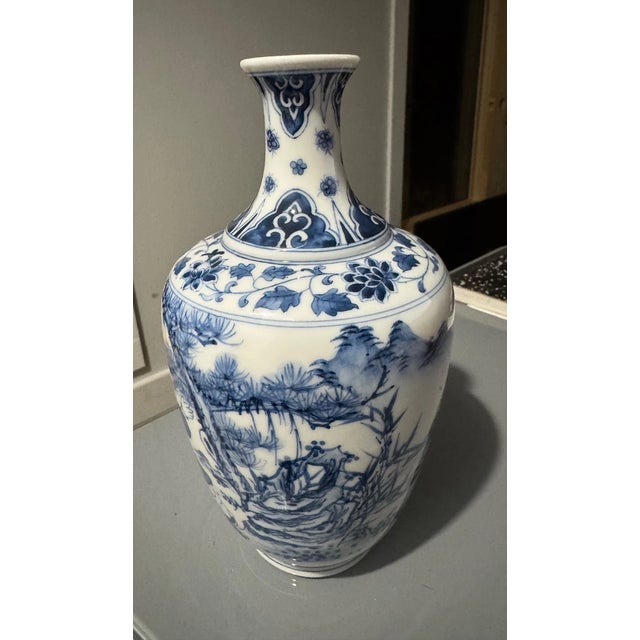 Chinoiserie Vintage MCM Chinese Blue&White Porcelain Vase For Sale - Image 3 of 4