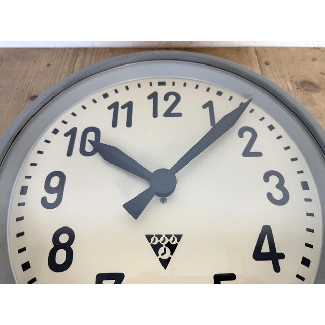 Industrial Factory Wall Clock from Pragotron, 1960s For Sale - Image 11 of 15