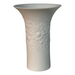 White Daisy Ceramic Vase by Rosemonde Nairac for Rosenthal Studio-Linie For Sale