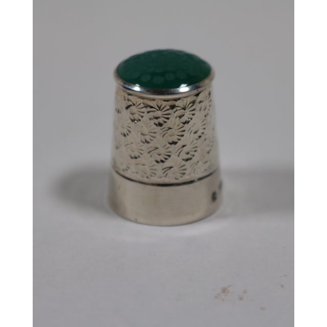 1970s English Sterling Silver 1971 Glass Top Thimble With Floral Pattern For Sale - Image 5 of 11