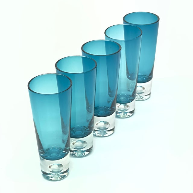 Tall & Teal 1950s Elegant Glass Decanter and Shot Glasses - 6 Pieces For Sale In Miami - Image 6 of 10
