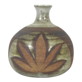 Signed n.t. Irving Mid Century Modern Studio Pottery Bud Vase For Sale