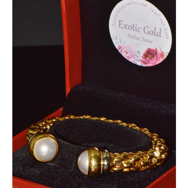 Vintage Fope Flex It Solid 18k Gold Pearl Open Cuff Bangle Bracelet For Sale - Image 13 of 13