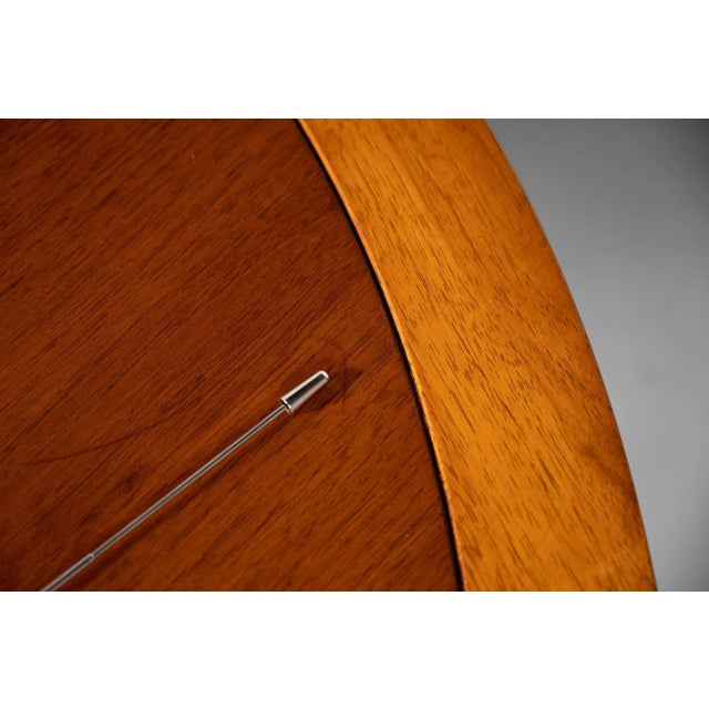 Wood Round Coffee Table Attributed to Lubberts & Mulder for Tomlinson, circa 1960s For Sale - Image 7 of 10