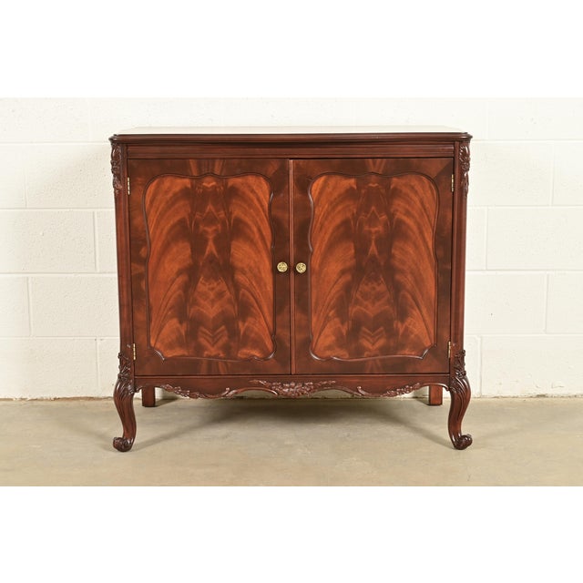 Romweber Antique French Provincial Louis XV Flame Mahogany Buffet Server or Bar Cabinet, Newly Refinished For Sale - Image 12 of 12