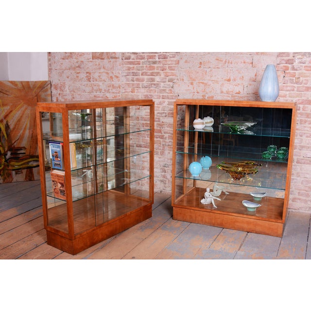 Art Deco Display Cabinets in Maple, Glass, and Mirror, Czech, 1930s, Set of 2 For Sale - Image 18 of 18