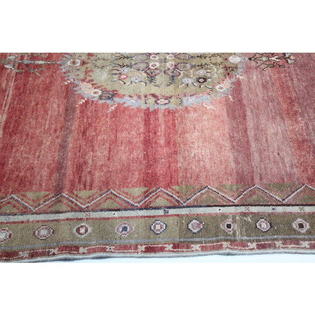 Handwoven Vintage Turkish Sivas Rug – Soft Red Palette & Floral Medallion -5' 8'' X 9' 6'' For Sale - Image 10 of 14