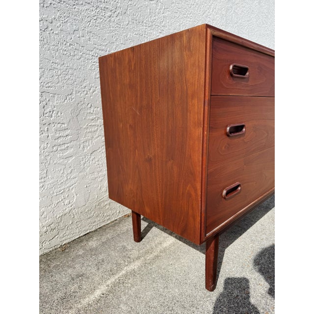 Mid-Century Modern 1960s Jack Cartwright for Founders Mid Century Modern Danish Style 3 Drawer Chest of Drawers, Attributed For Sale - Image 3 of 11