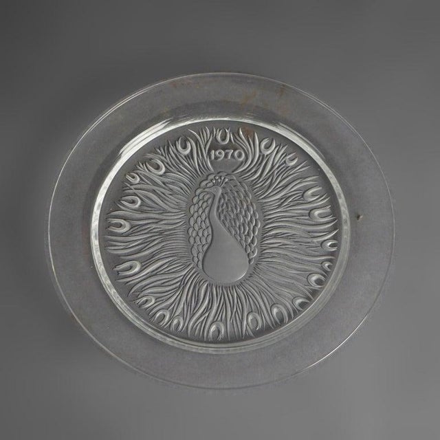 Lalique Early 20th Century Twelve-Piece French Lalique Commemorative Crystal Plate Set For Sale - Image 4 of 10