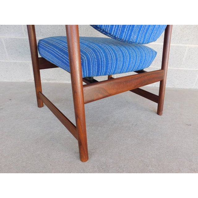 Mid-Century Rosewood Modern Arm Lounge Chair For Sale - Image 10 of 18