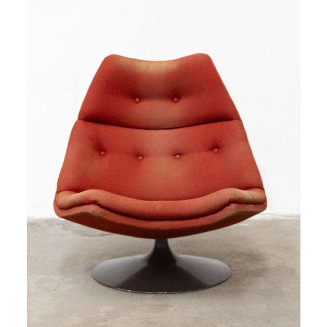Artifort f591 swivel armchair, designed in 1967 by geoffrey d. Harcourt the supporting frame is a fiberglass monocoque...