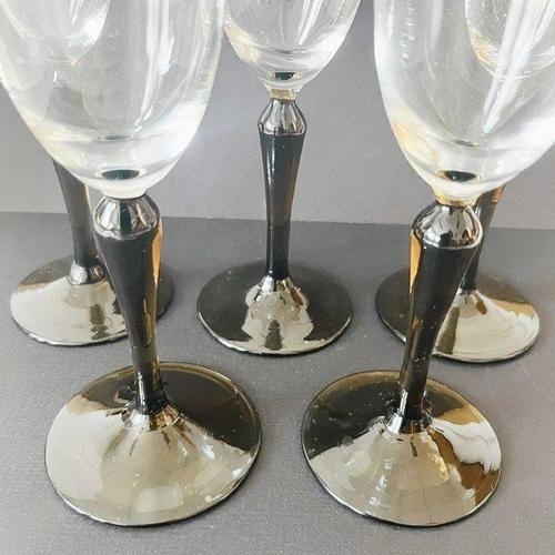 Vintage Set Kristalunie Maastricht Campanula Liqueur Glasses Black Foot Iridescent by Willem Rozendaal, 1930s, Set of 5 For Sale - Image 4 of 7