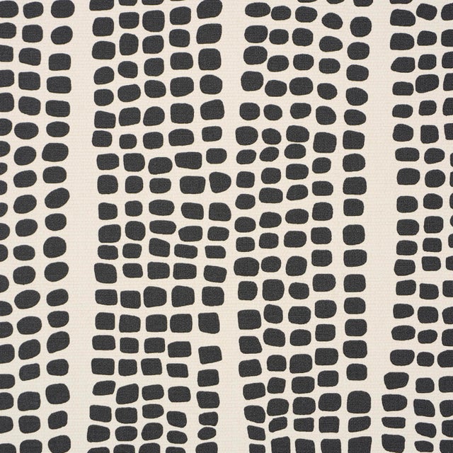 Contemporary Schumacher Noland Wallpaper In Carbon For Sale - Image 3 of 6