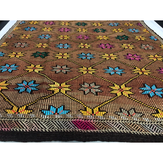 1960s Vintage Turkish Handwoven Traditional Kilim Rug- 5′3″ × 8′6″ For Sale - Image 9 of 11
