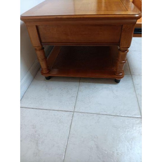 Coastal 1980s Coffee Table Broyhill Faux Bamboo Wood Medium Tone Drawer Shelf Tropical Style For Sale - Image 3 of 9