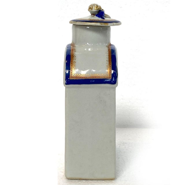 Asian Rare Chinese Export Qing Porcelain Masonic Armorial Flask-Form Tea Caddy For Sale - Image 3 of 12