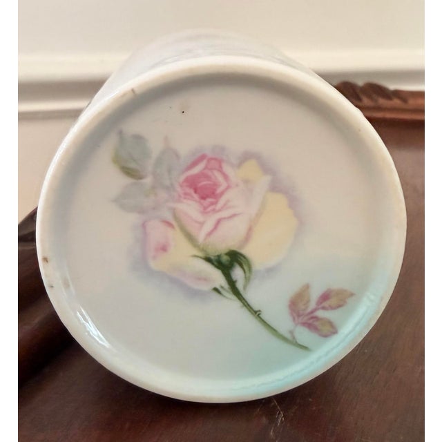 Mid-Century Porcelain Rose Cachepot With Gold Trim With Matching Plate For Sale - Image 9 of 12