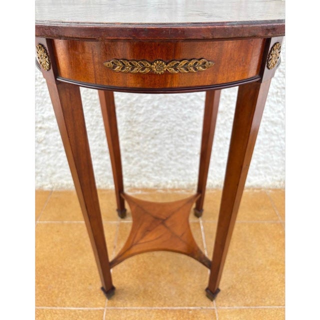 1930s French Neoclassical Round Gueridon With Bronze Mounts, 20th Century For Sale - Image 5 of 13