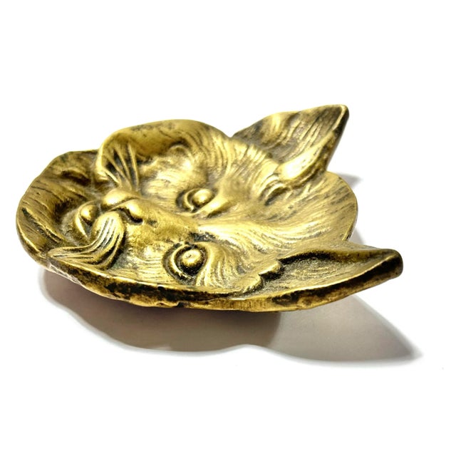 Figurative 1950s Brass Cat Head Trinket Dish or Ashtray – Hollywood Regency Gold Brass For Sale - Image 3 of 5