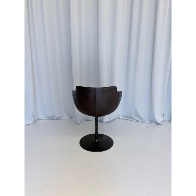 Vintage Brown Leather Swivel Cocktail Chairs, Italy, 1980s, Set of 2 For Sale - Image 6 of 10