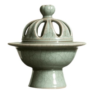 Chinese Ceramic Censer,Guan Ware Crackle Glaze Celadon Glaze Porcelain Incense Burner For Sale