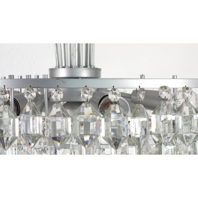 1960s Antique Silver-Plated Brass and Lead Crystal Chandelier from Bakalowits Lobmeyr, 1960s For Sale - Image 5 of 11