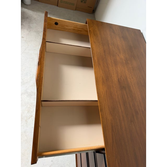 1960s Mid-Century Modern John Stuart Eight-Drawer LowBoy Dresser For Sale - Image 14 of 18