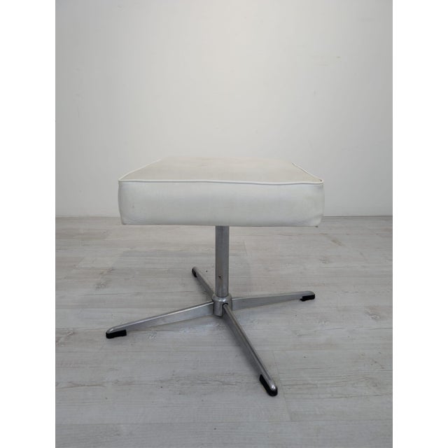 Vintage White Pouf in Leather For Sale - Image 4 of 10