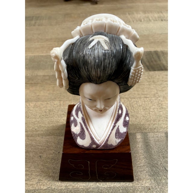 Early 20th Century Japanese Bijin-Geisha Bust on Pedestal, Signed For Sale - Image 5 of 12