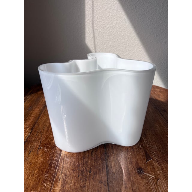White Late 20th Century Iittala Aalto White Vase, Made in Finland For Sale - Image 8 of 10