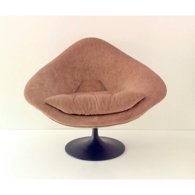 Super Cool, Adrian Pearsall-Manner Mid-Century Modern original vintage triangular swivel club chair, with aluminium base....