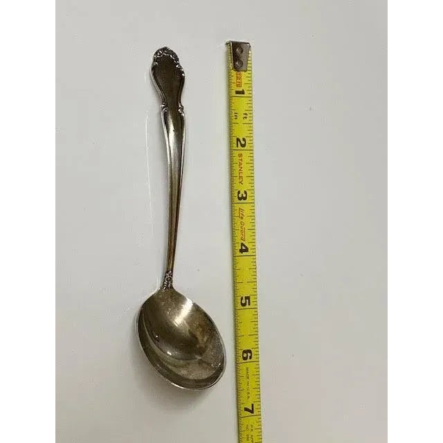 Sterling Solid Gravy Ladle Circa 1948 by Rogers International Silver in the Wedding Bells Pattern No Monogram For Sale - Image 11 of 12