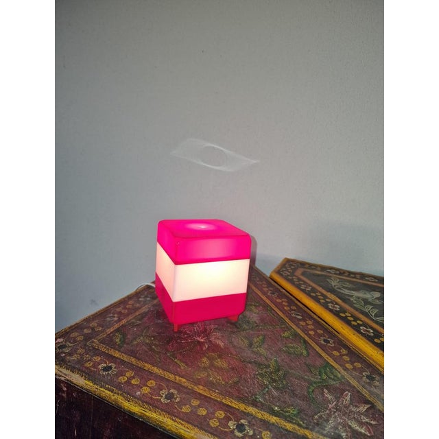 Cubic Bedside Lamp in Red and White Methacrylate, 1970s For Sale - Image 4 of 14