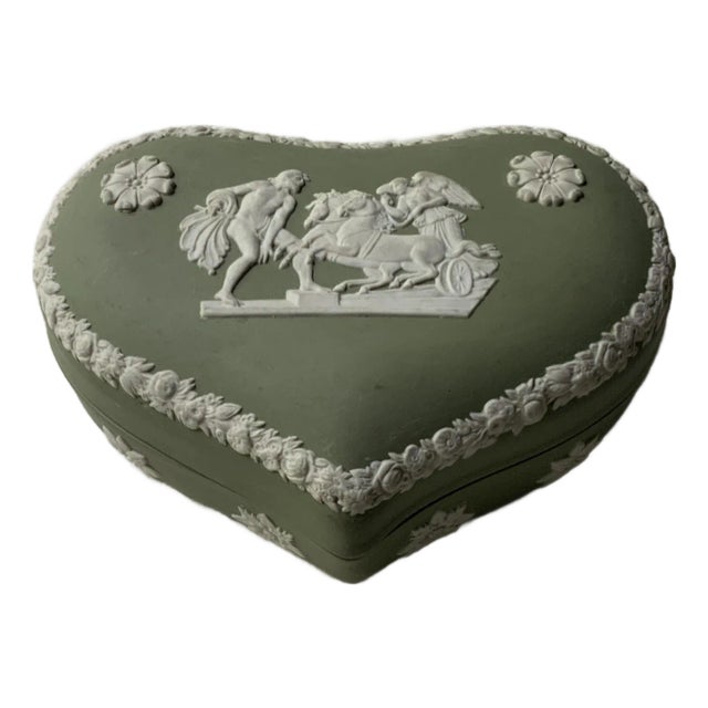 1950s Wedgwood Green Jasperware Heart Box For Sale