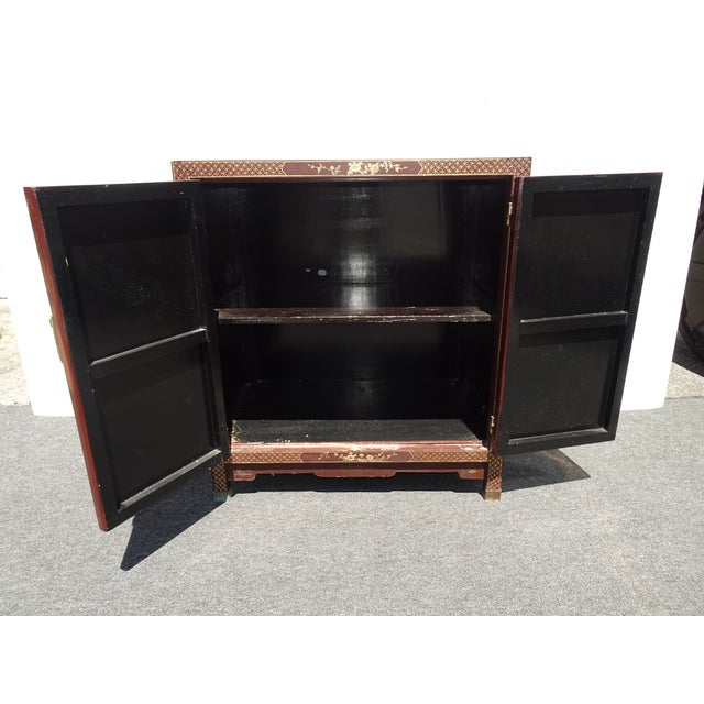 Vintage Chinese Asian Burgundy Lacquer Floral Chinoiserie Cabinet ~ Side Table For Sale - Image 12 of 17