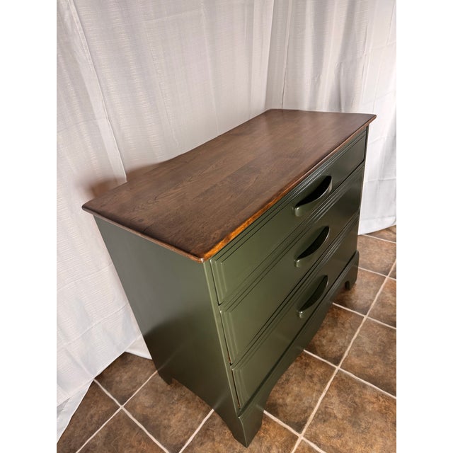 Mid 20th Century Vintage Cushman Maple 3-Drawer Dresser – Olive Green & Walnut Finish For Sale - Image 5 of 11