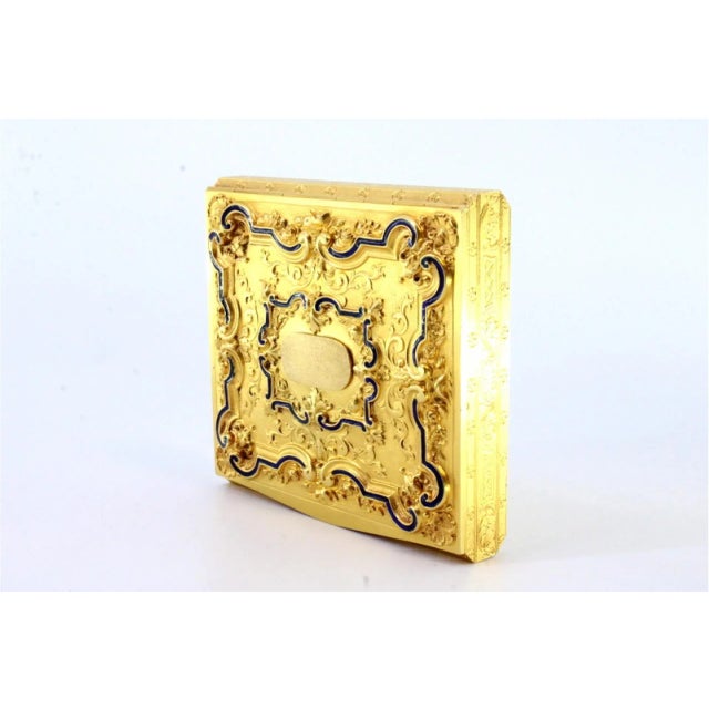 Gold Shell-Shaped Toiletry Box with Enamelled and Chiseled Reliefs, Monogram Plaque Hinged Lid and Mirror For Sale - Image 12 of 13