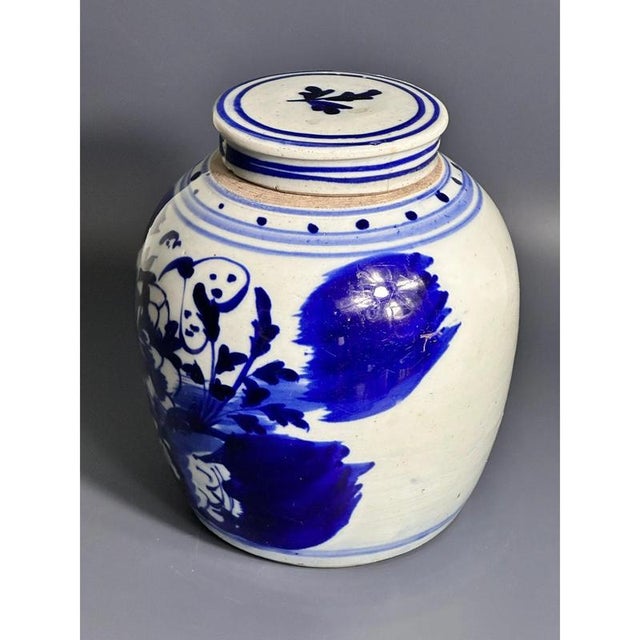Chinese Blue and White Ceramic Ginger Jar with Lid, Late 19th Century For Sale - Image 6 of 9