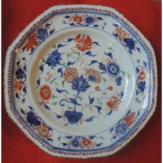 Chinese 1745 Chinese Porcelain Imari Palette Octagonal Charger Platter For Sale - Image 3 of 11