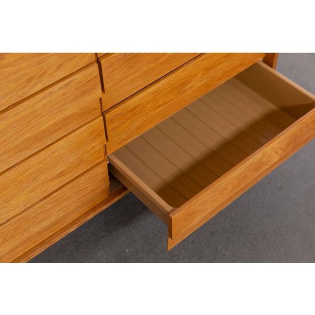 U 453 Oak Sideboard by Jiří Jiroutek for Interiér Prague, 1960s For Sale - Image 4 of 7