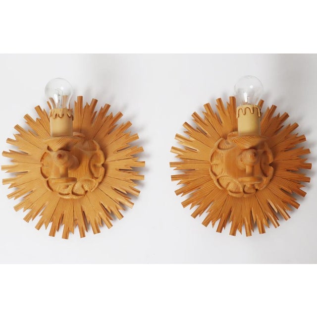 Hand-Crafted Pine Wood Starburst Sun Wall Lamps, Italy, 1980s, Set of 2 For Sale - Image 6 of 18