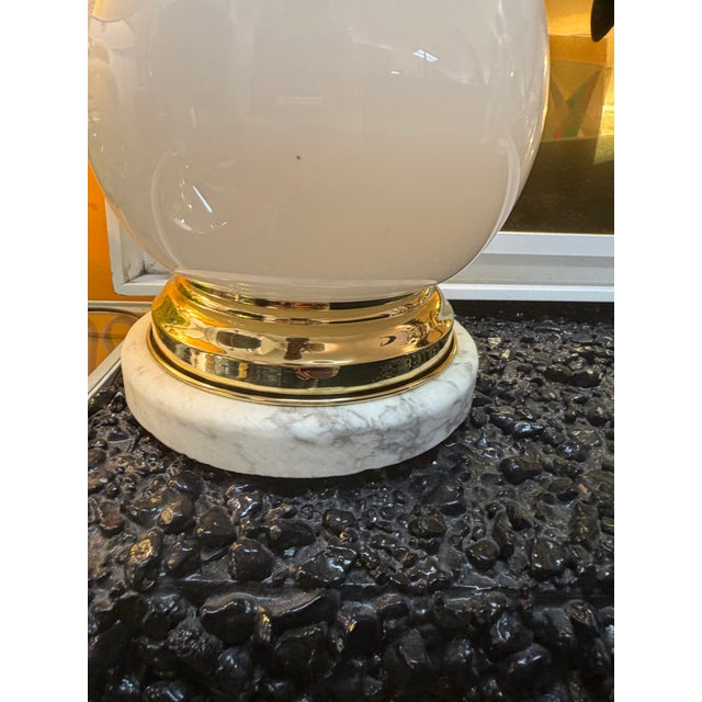 Venice & Murano Co. Vintage 1950s Balboa White Venetian Glass Lamp Original Metal Tag For Sale - Image 4 of 8
