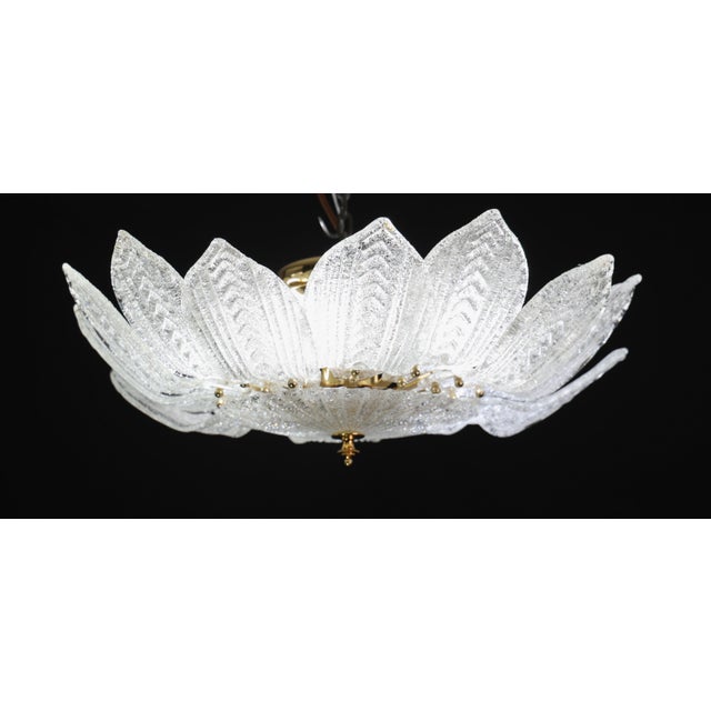 Splendid Murano glass ceiling lamp or chandelier Period: circa 1980. The light mounts 5 standard European e27 lamp...