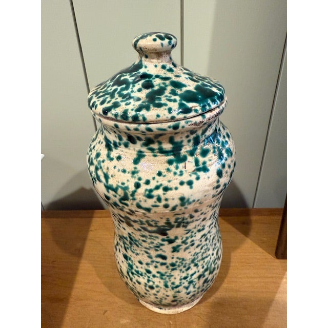 19th Century Italian Yeast Jar With Lid From Grottaglie, Puglia — Green Splash Glaze For Sale - Image 4 of 8