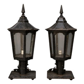 20th Century English Iron Lanterns (Set of 2) For Sale